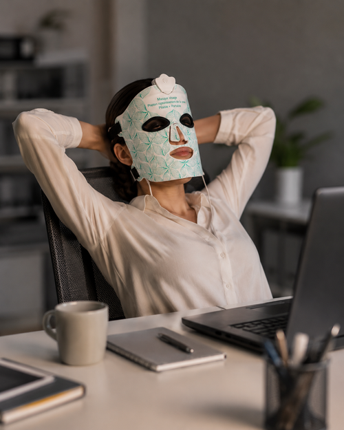 Masque LED Essential visage  – Éclat de la peau